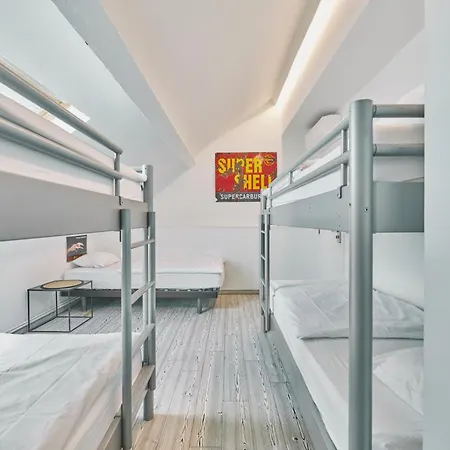 The Legacy By 2go4 Center Hostel *