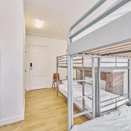 Hostel The Legacy By 2go4 Center